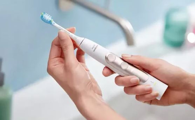 Электрическая зубная щетка Philips ExpertClean 7300 HX9601/03 - фото5